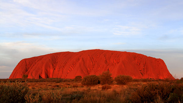 Uluru, grand monolithe de grès