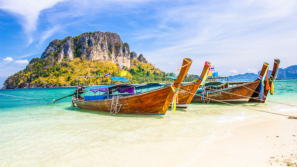 Longboat at Thale Waek (Separated sea) island in Krabi,Thailand.